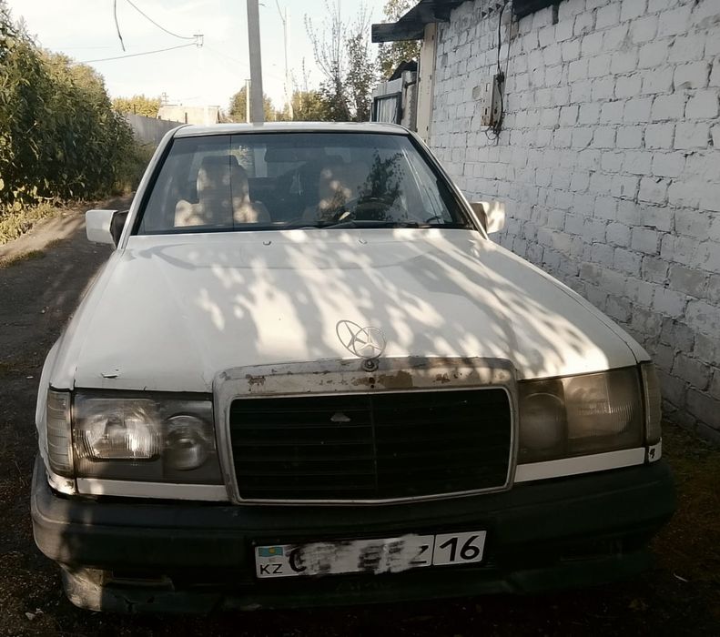 Продам Мерседес Бенс 124