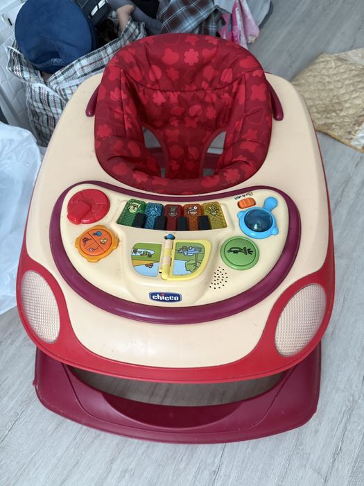 Продам ходунки Chicco