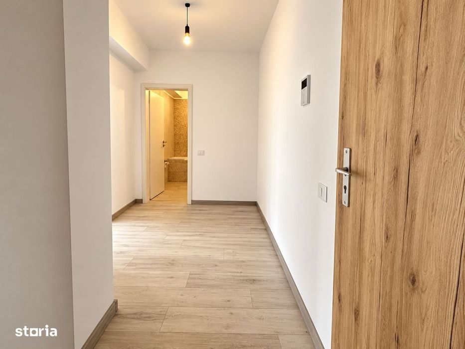 Garsonieră decomandată de vânzare cu loc de parcare - Zona Coresi,