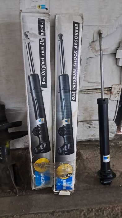 Продам стоики на Ауди В4