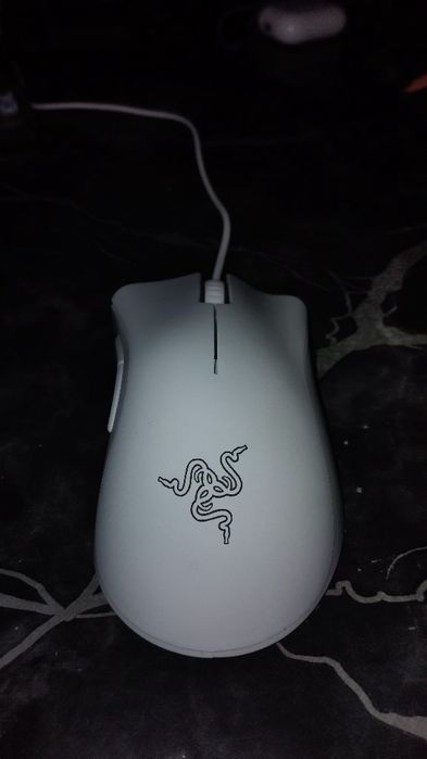 Mouse razer deathadder essential alb nou