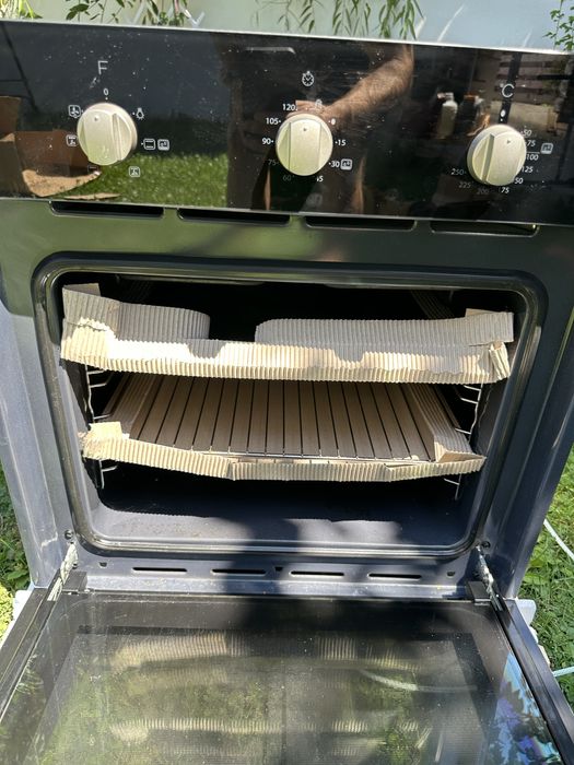 Plita Whirpool neagra pe gaz incorporabila