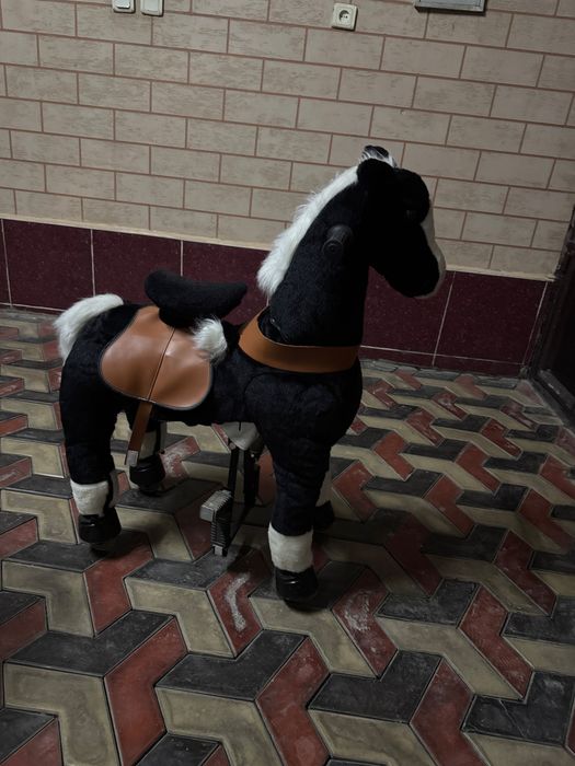 Игрушка конь для детей - хорошо двигается