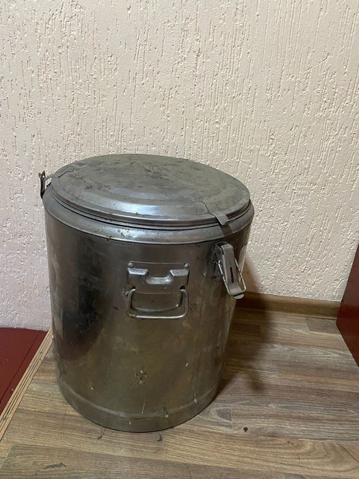 Бак с крышкой (термос)