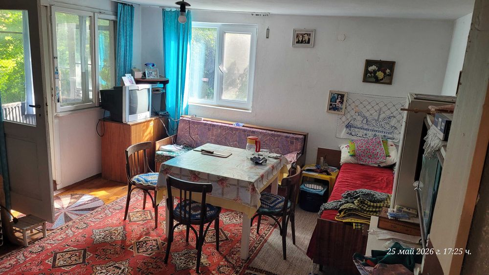 Давам под наем част от къща в Кубрат ул.Албена 6а, само партерният  етаж 60m2