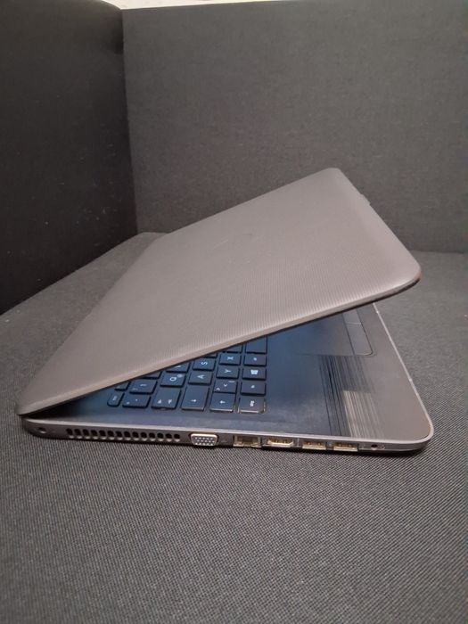 Vând laptop  HP 255 G5 | 8GB RAM | AMD A6 (Turbo 2.40GHz) | 120 GB SSD | Stare 10/10 + HDD 1TB ( BONUS) 

​Vând laptop HP model 255 G5, un dispoziti