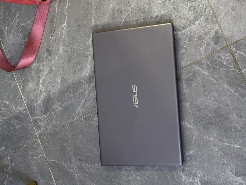 Офисный ноутбук Asus vivobook