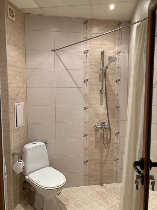 Тристаен апартамент под наем в центъра