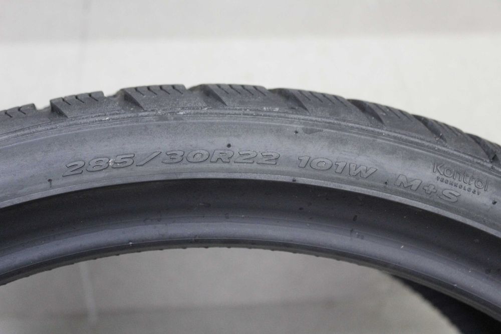 285/30-22 Hankook зимна гума