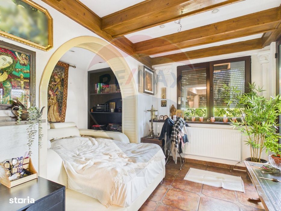 Apartament cu terasă într-o vilă interbelică B-dul Primaverii