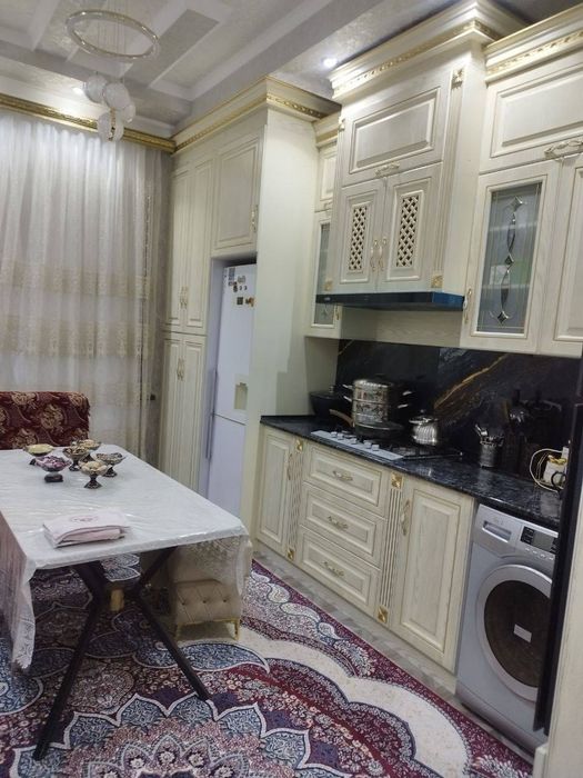 Golden leaf yaqnida arenda bezmakler