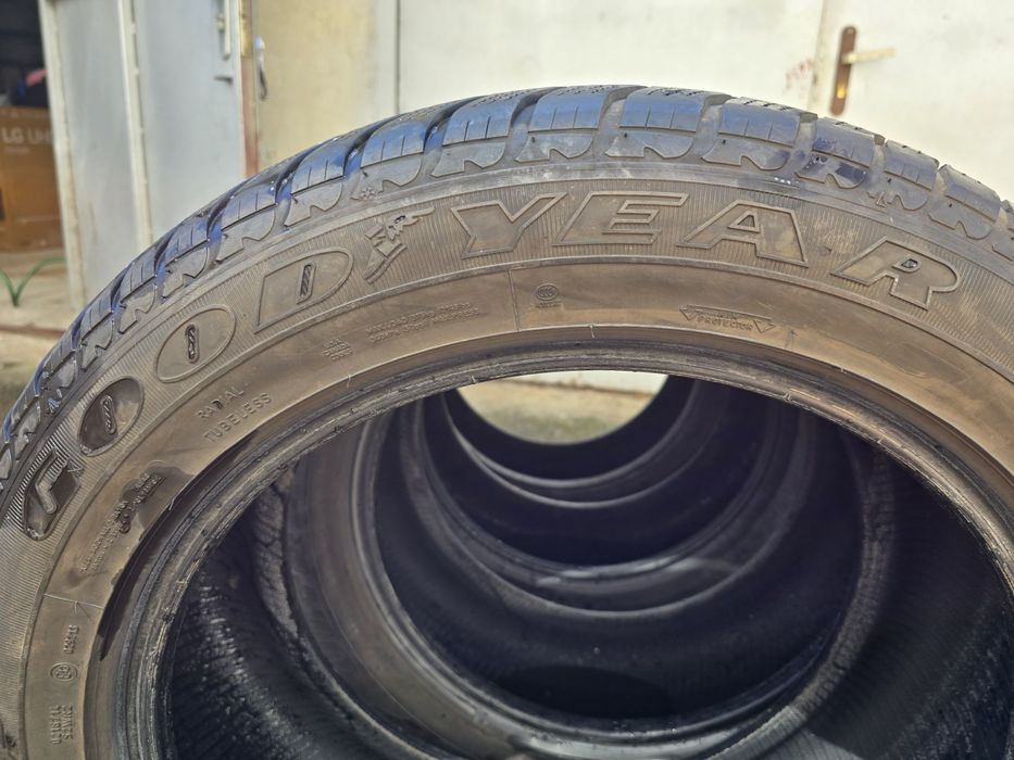 Goodyear 255/50/19