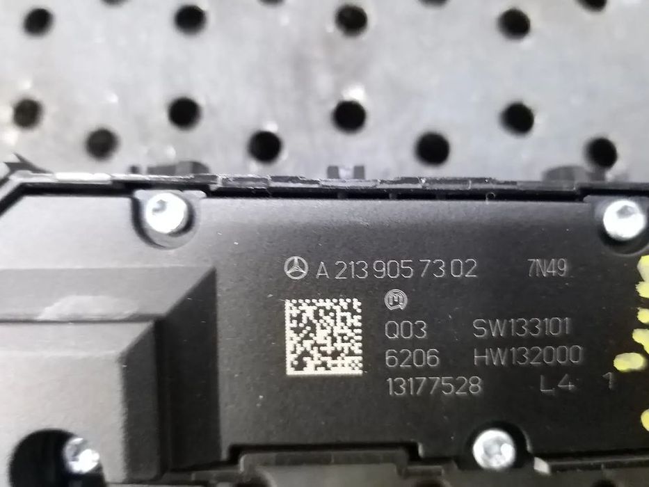 Buton incalzire scaun stanga fata mercedes c class w205 a2139057302