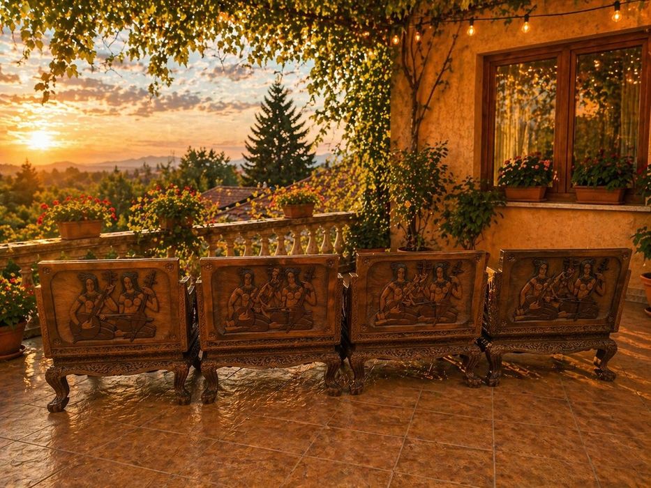 Mobilier sculptat din lemn masiv de tec