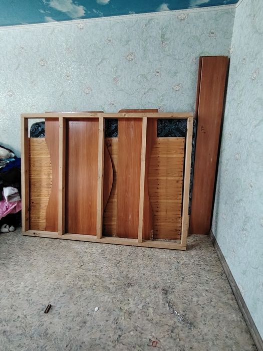 Продам  двуспальную кровать