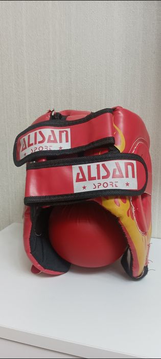 Шлем для занятия каратэ