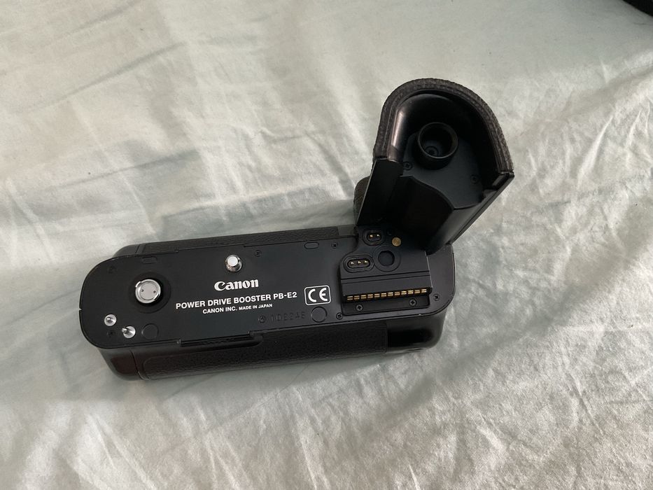 Canon drive booster PB-E2 - Canon 3