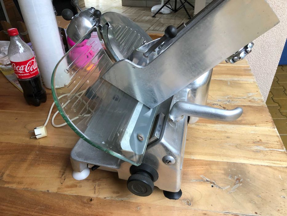 Професионална резачка за месо/колбаси Graef