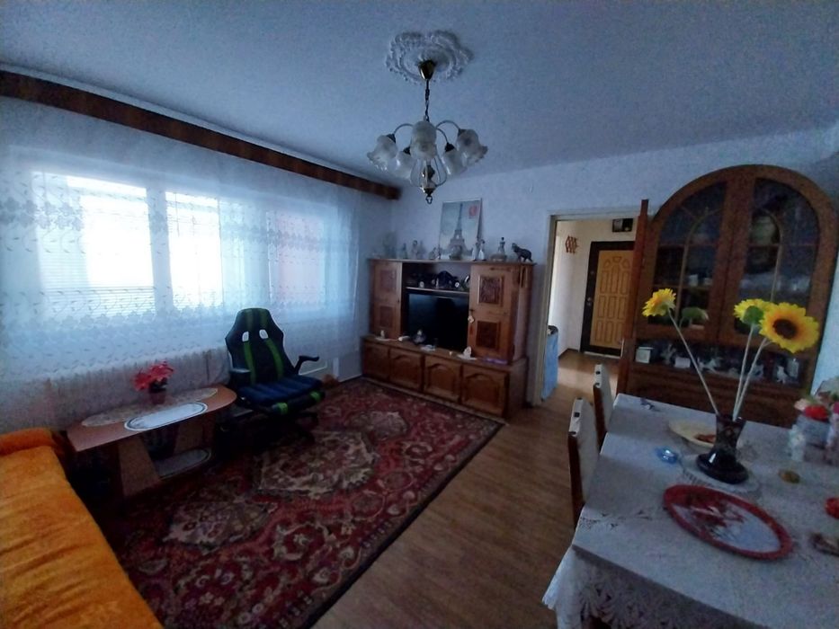 Apartament 3 camere, str. Praporgescu