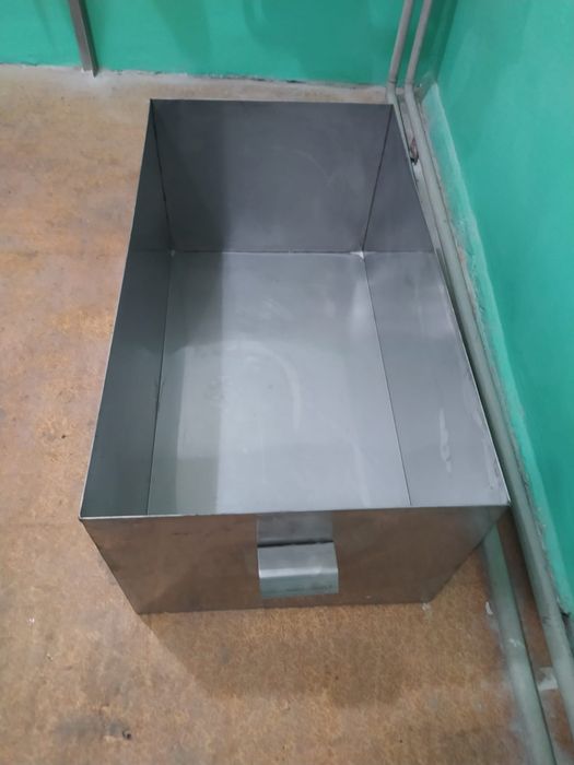 Емкость с крышкой