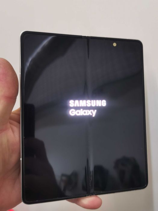 Дисплей за Samsung Galaxy Z Fold 3 400лв.