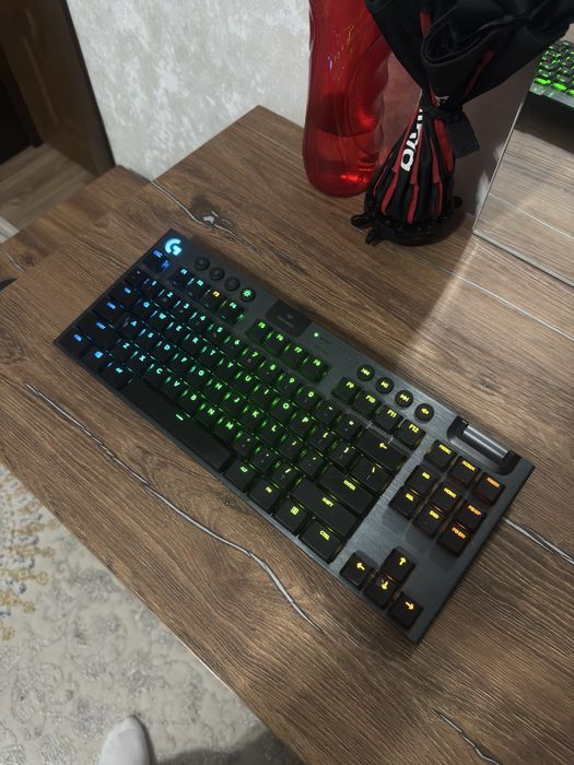Клавиатура Logitech G913 TKL черный