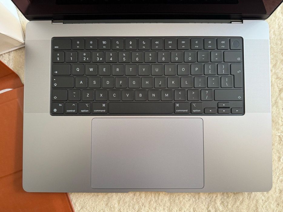 MacBook Pro M1 Max – 1TБ, 64GB RAM