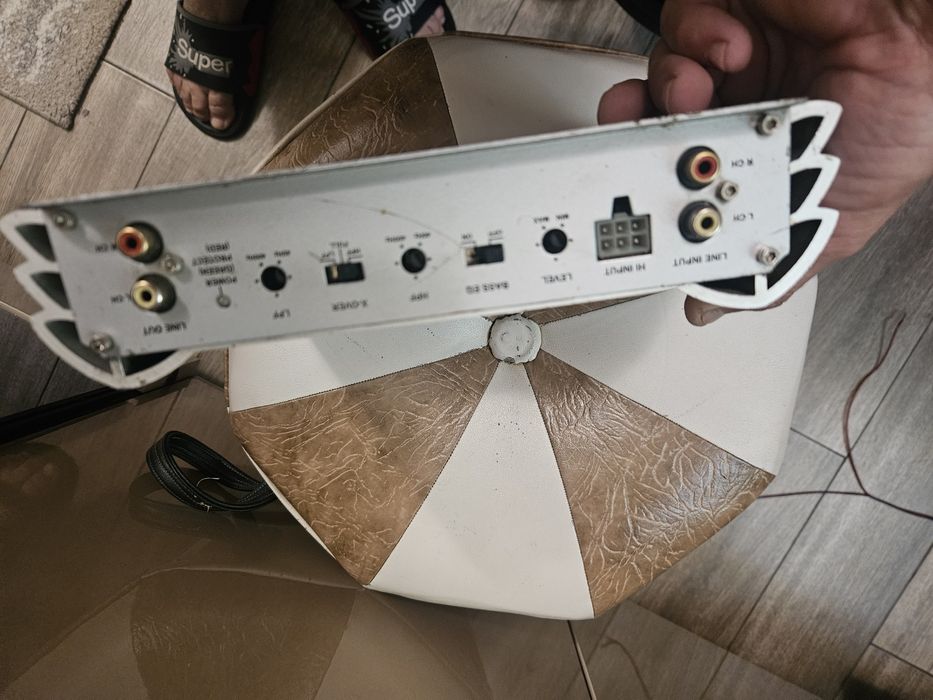 Amplificator auto magnat