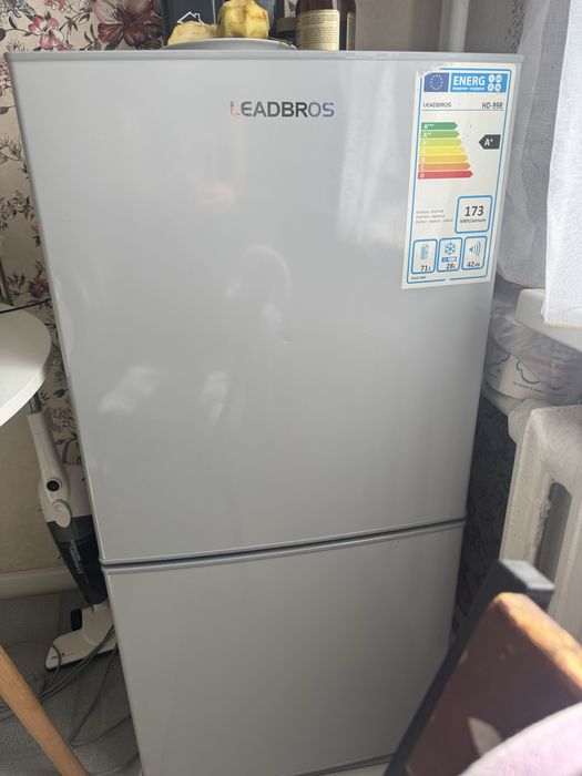 Холодильник состяние новое