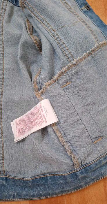 Продам отличную джинсовую куртку "Name it" на мальчика