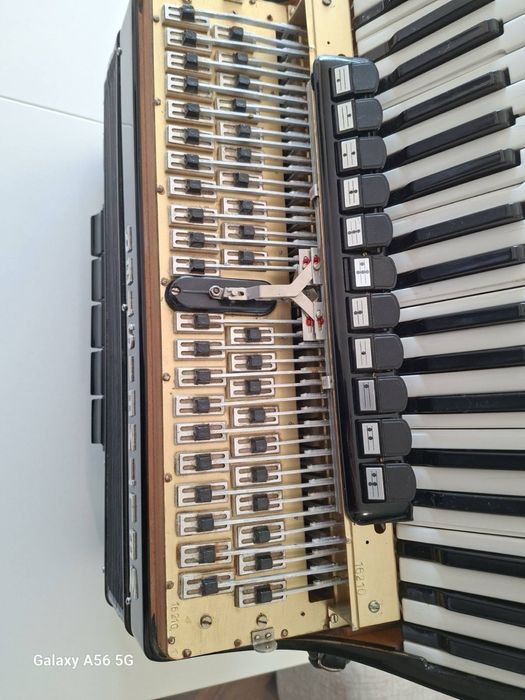 Акордеон Weltmaister S4