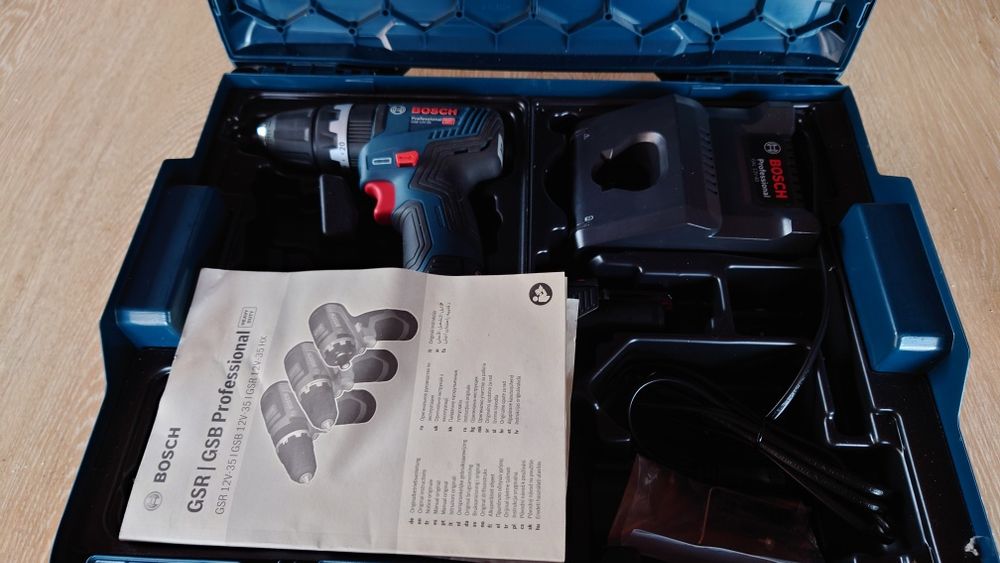 Mașina de găurit portabilă Bosch GSB 12V-35