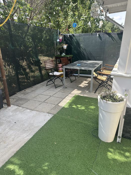 Vând apartament (case însiruite) direct proprietar