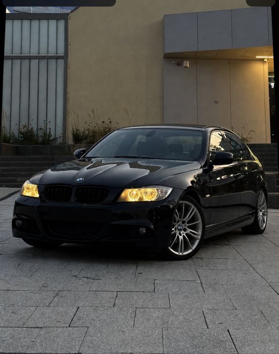 BMW Seria 3 E90 320d lci pachet M interior exterior