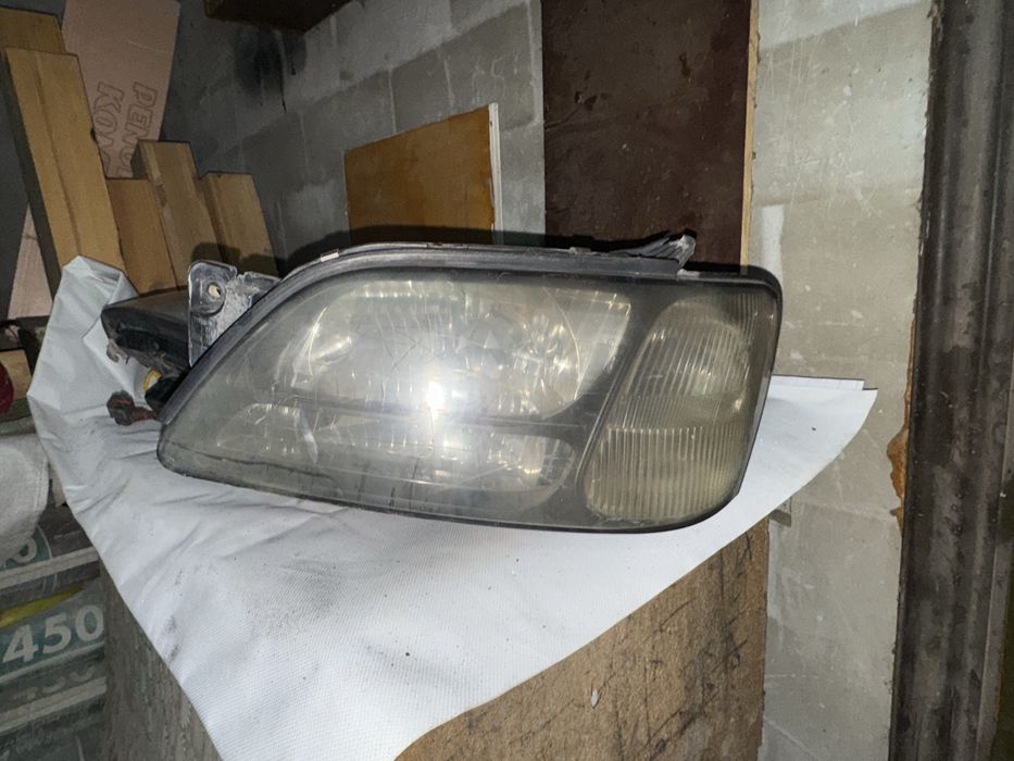 Продам фары на СУБАРУ Б4