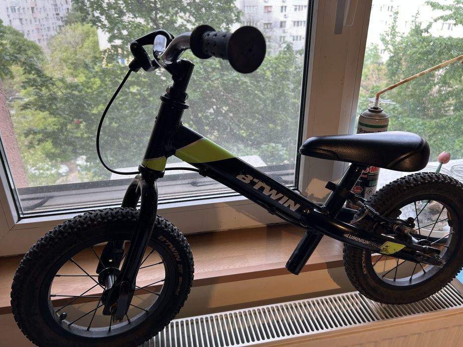 Vand bicicleta fara pedale copii btwin si trotineta oxelo pt copii