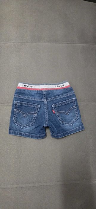 Pantaloni scurti pentru baieti Levi's,marimea 24 luni,stare foarte buna