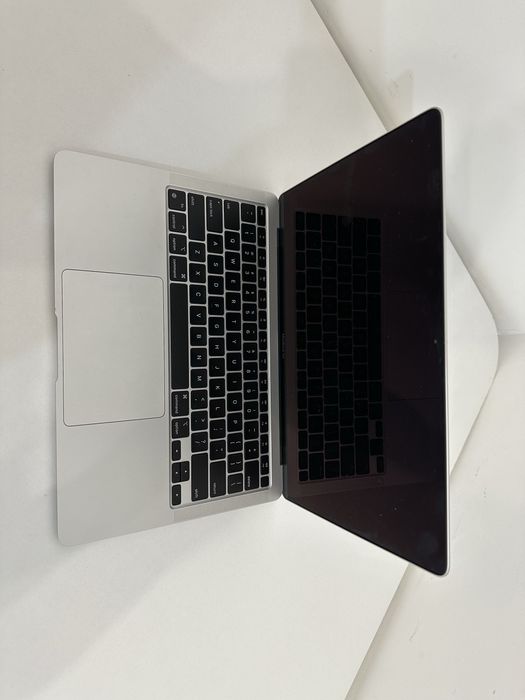 Продам MacBook Air m1