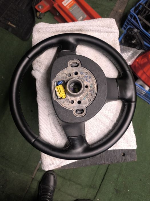Volan piele original Golf 5 Jetta 3 Golf 5 plus Touran Polo 9n