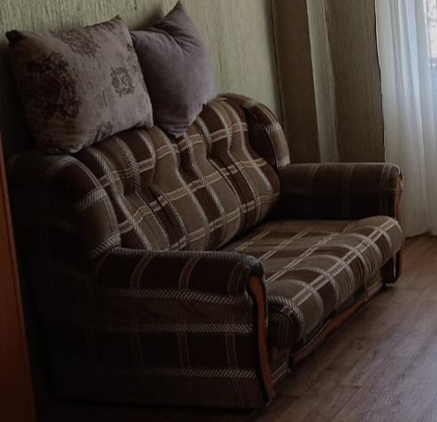 Продам б/у диван за 20 000