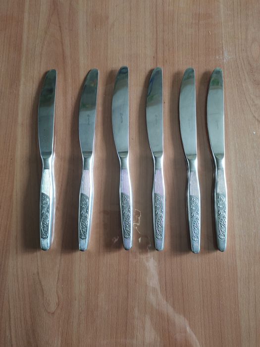 Продам вилки и десертные ножи