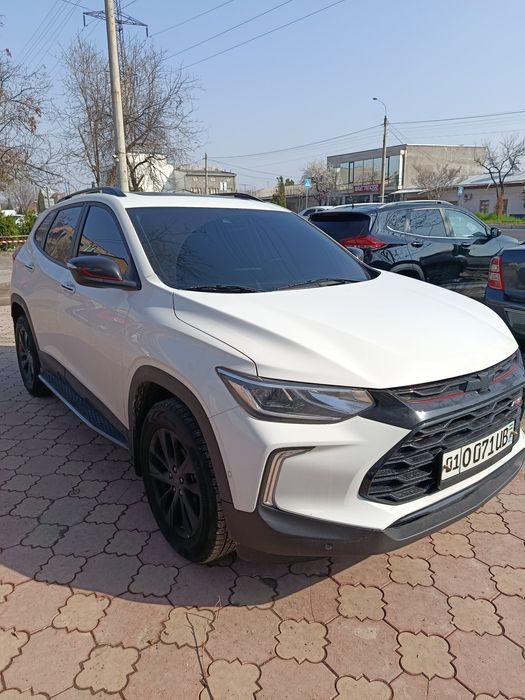 Treker 2025 yil oq redlayn.