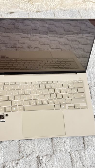 ASUS Zenbook A14 Snapdragon X Plus