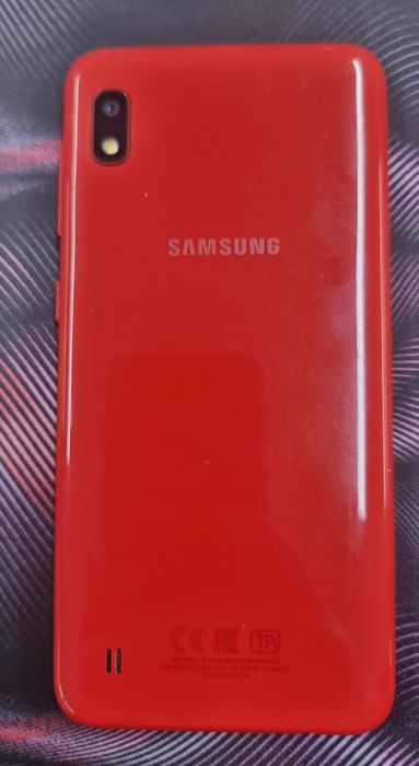 Продам телефон самсунг А10