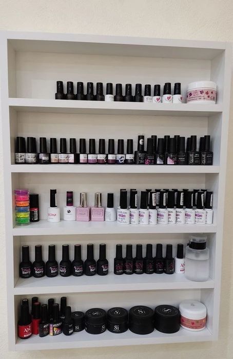 Мебельные полки настенные для хранения  лака и нитки