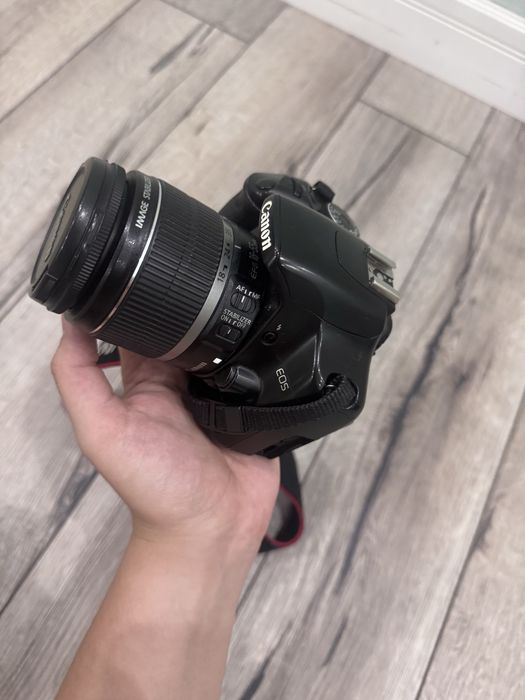 Canon EOS 550D в хорошем состоянии