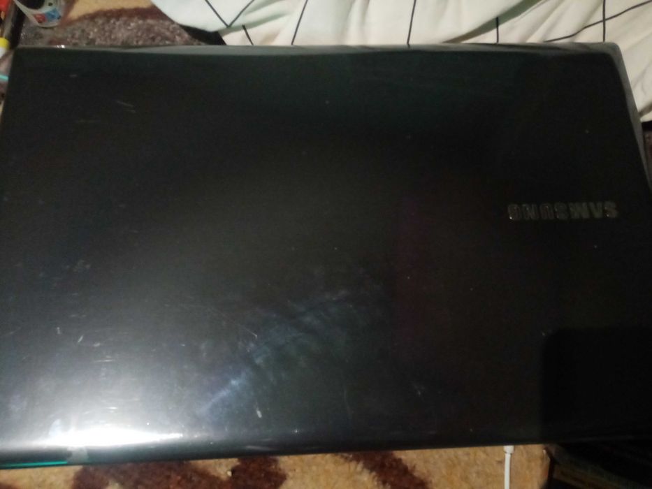 Laptop Samsung Display defect