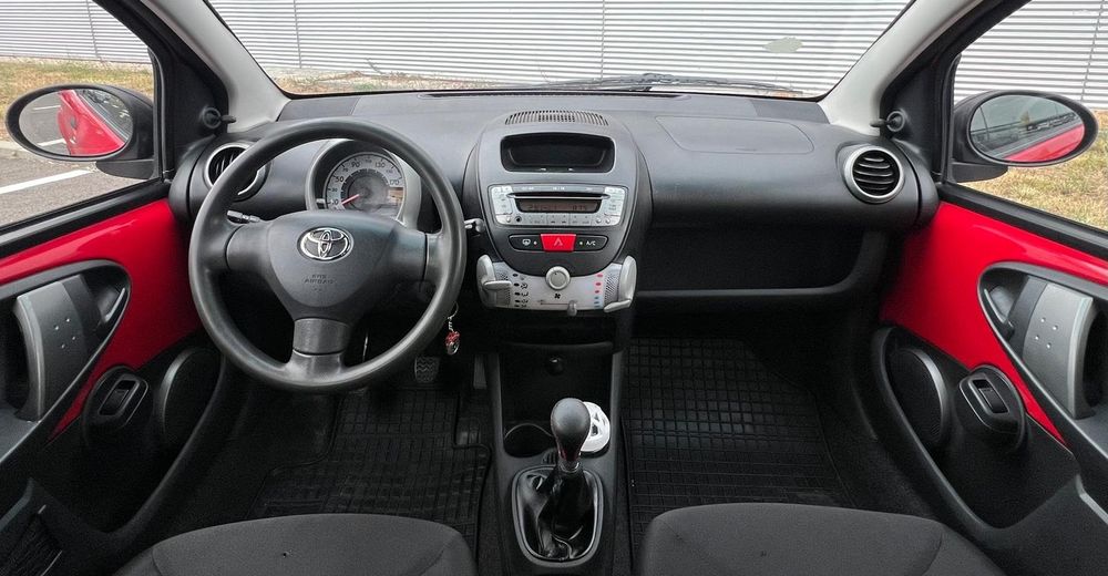 Vand Toyota Aygo 1.0 Benzina 2014 Euro 5 Consum 5 impecabila urgent