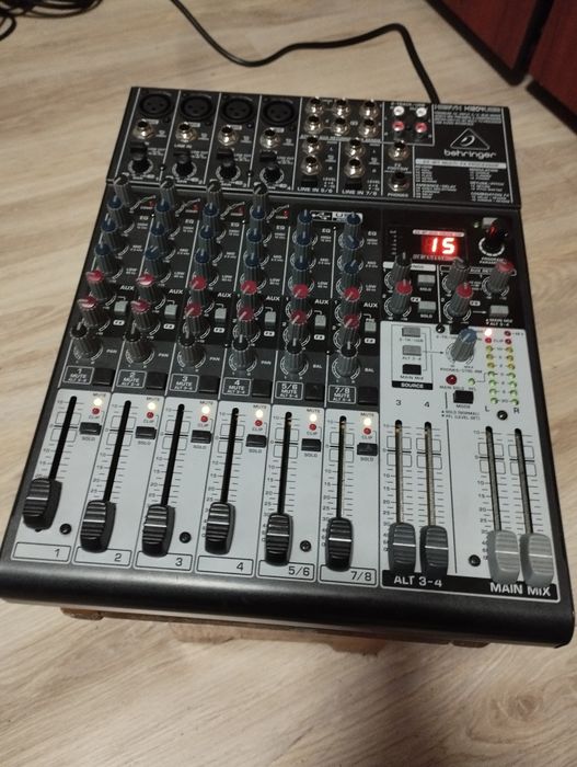 Mixer Audio Behringer Xenyx X1204USB - Stare Impecabilă (Ca Nou) + Int