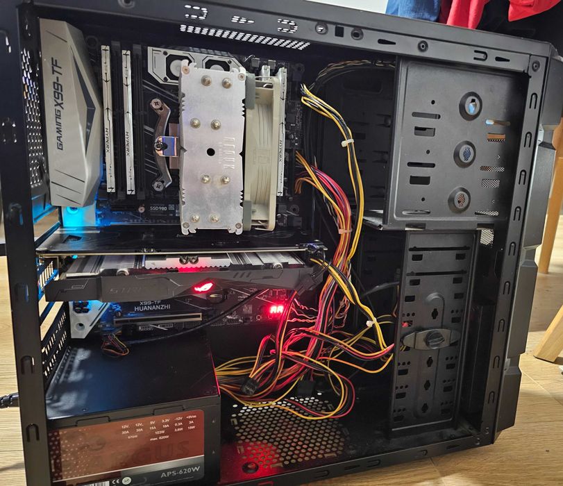 32GB (4x8GB) DDR4 Сървърна RAM ECC REG | 2133/2400MHz | CL 17 | SK Hynix (с бели HyperX охладители)